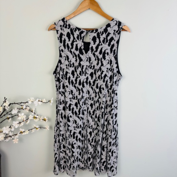 Lane Bryant Elegant Lace Overlay Dress 18/20 - Picture 4 of 8